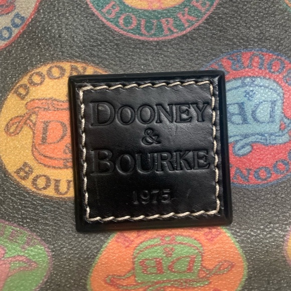Dooney & Bourke Medallion Print Large Satchel. - Picture 3 of 9